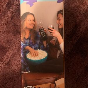 Holds a whole bottle of wine!